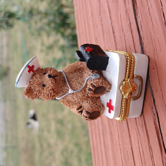 Bear doctor trinket box - Picture 1 of 4